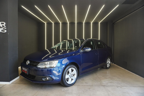 Volkswagen Vento 2.5 Luxury 170cv