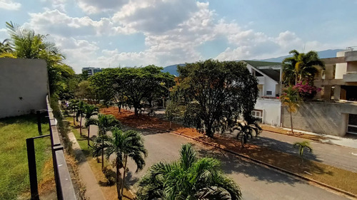 Townhouse Altos De Guataparo Residencias Las Villas. Planta 100%