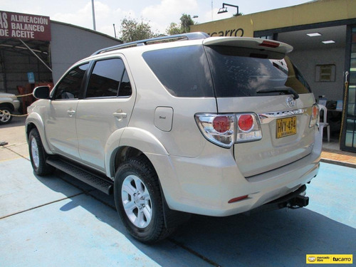 Imagen 5 de 15 de Toyota Fortuner Srv 4x4 3000cc At Aa