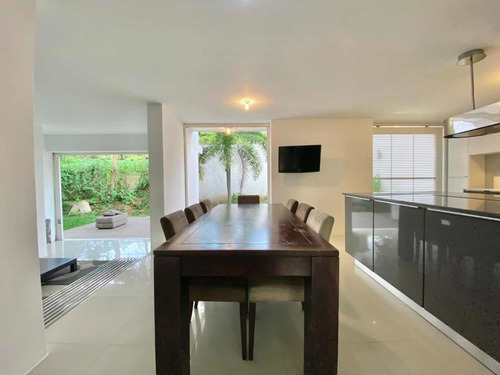 Imagen 2 de 17 de En Venta Hermosa Propiedad En Las Acacias