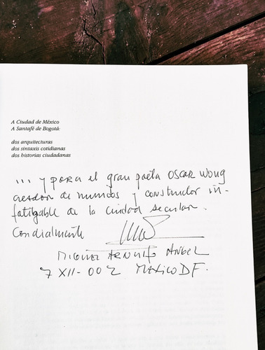 Voces Con Ciudad: Poesía Del Siglo Xx.