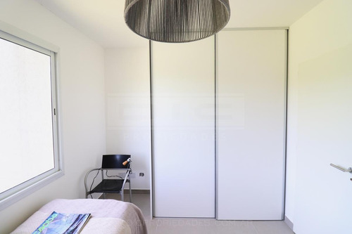 Imagen 19 de 30 de Duplex 4 Ambientes A Estrenar En Barrio Privado