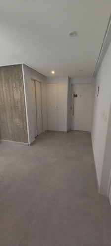 Alquiler Depto Premiun 2 Ambientes Con Balcon A La Calle. 52 Mts Totales. Ac. Calefaccion Por Radiadores