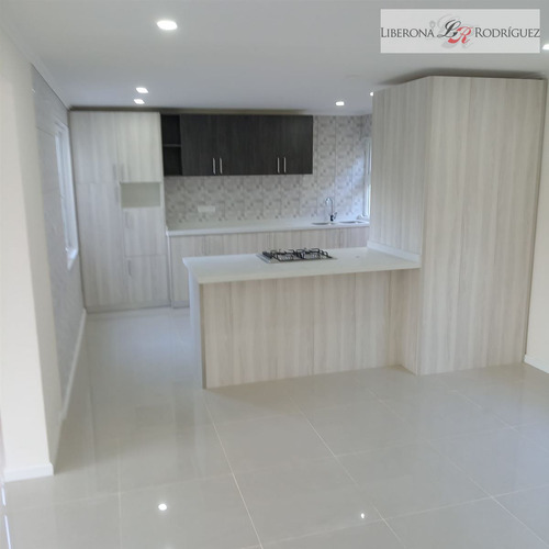 Casa En Venta De 4 Dorm. En Quilpué