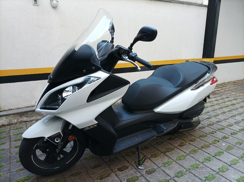 Imagem 2 de 9 de Kymco Downtown 300