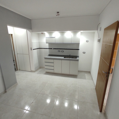 Imagen 5 de 16 de Venta/permuta Departamento 2 Amb En Pb Al Frente A Estrenar!