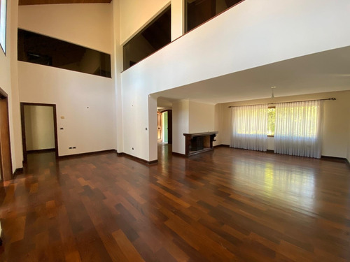 Imagen 3 de 14 de Venta: Casa De 5 Dormitorios, En Amplio Padrón En Carrasco