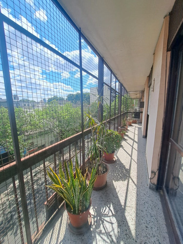 Vende Depto 4 Ambientes Con Balcon Al Frente En Villa Gral Mitre