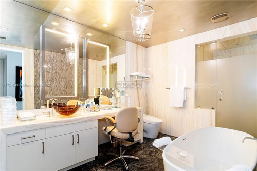 Departamento En Venta En Sunny Isles, Miami, Florida