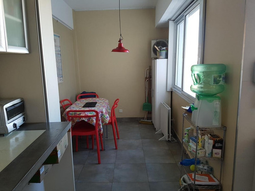 Imagen 9 de 18 de Espectacular Semipiso Alto Con Balcón - Muy Luminoso - Con Baños Y Cocina Reciclados - A 1 Cuadra De Av. Lacroze Y A 2 Cds De Estacion Tren Y Subte Linea B -