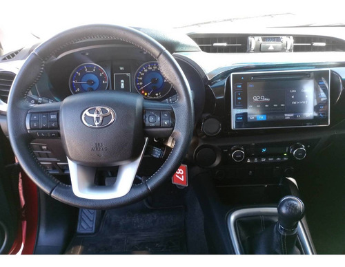 Imagen 4 de 15 de Toyota 2017 Hilux L/16 2.8 Dc 4x2 Tdi Srv Pack