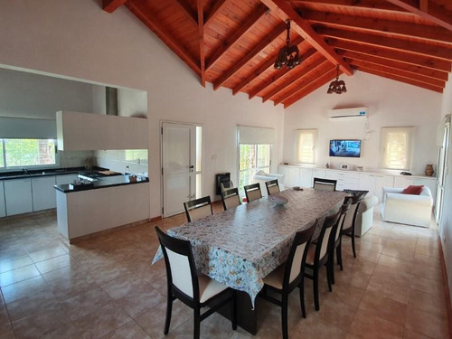 Imagen 10 de 30 de Esplendida Casa Con Terreno De 1.000 M2, Bv Rivadavia Y Junin, Vista Al Rio Asegurada !