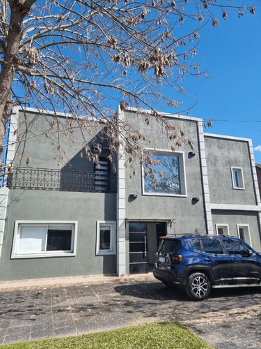 Casa En Venta - 3 Dormitorios 5 Baños - Cocheras - 930mts2 - Venado I, Esteban Echeverría