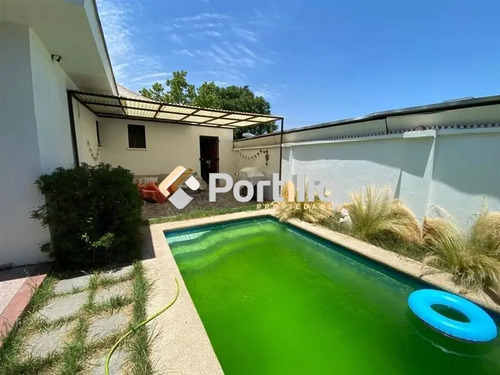 Casa Comercial En Arriendo