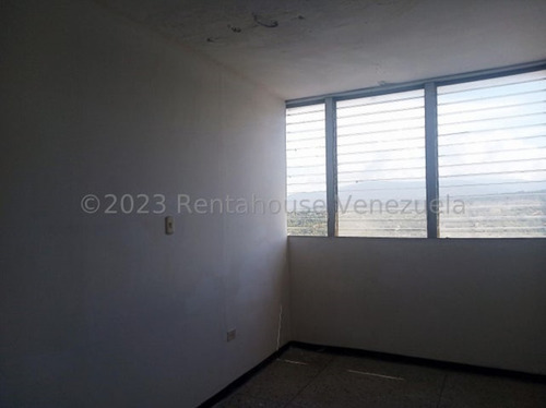 Milagros Inmuebles Oficina Alquiler Barquisimeto Lara Zona Centro Economica Comercial Economico Código Inmobiliaria Rent-a-house 24-8042