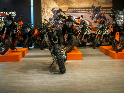 Imagen 6 de 25 de Ktm 690 R Enduro Unidades Disponibles