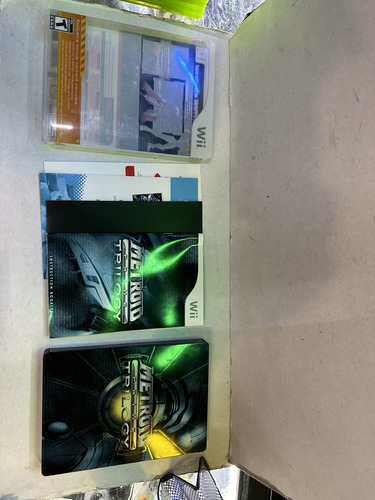 Metroid Prime Trilogy | Nintendo Wii Completo (Usado)