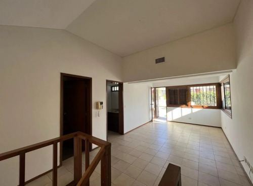 Imagen 15 de 30 de Casa Cuatro Dormitorios Echesortu