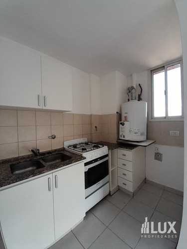Imagen 7 de 22 de Alquiler - Departamento - Un Dormitorio - Balcon - República De La Sexta - Siberia - Unr