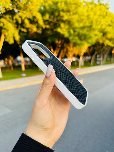 Funda Vans Waffle Para iPhone Color Negro Y Café