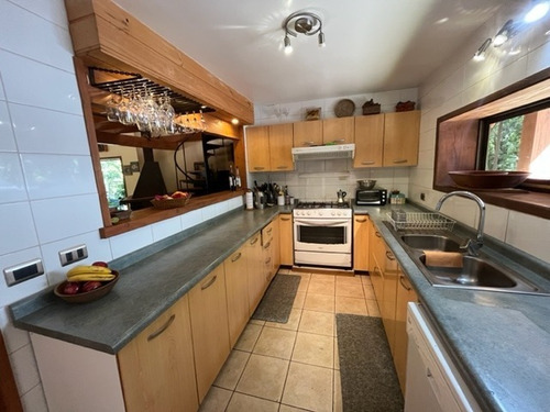 Imagen 13 de 29 de Increíble Casa En Sector Antupiren