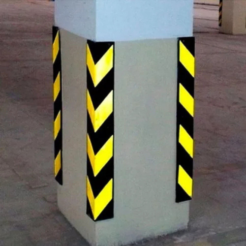 Esquinero Cebrado Negro Y Amarillo Para Señalización 90x5 Centimetros Fabricado En Pvc Protección De Columnas Y Esquinas Ideal Para Estacionamientos Garaje Escaleras Disminuye Golpes Y Ralladuras