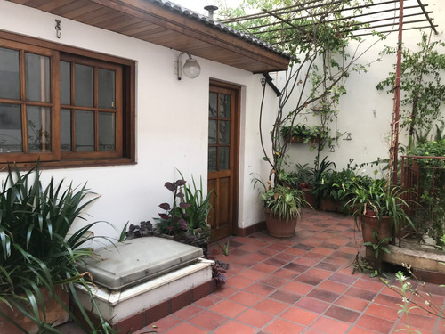 Imagen 1 de 25 de Casa En Lote Propio, Pb + 2 Pisos - Chalet Cochera