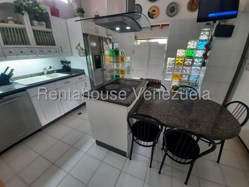 Bello Townhouse En Venta Ubicado En La Tahona 25-15574