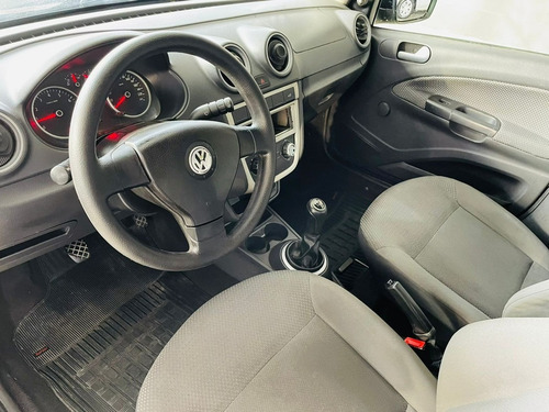 Imagem 10 de 19 de Volkswagen Voyage 1.6 Mi 8v 2013