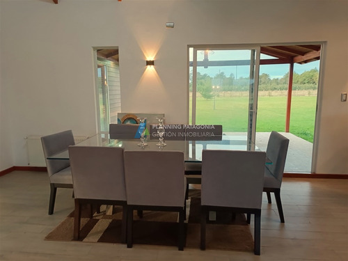 Casa En Venta De 4 Dorm. En Frutillar