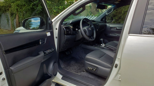Toyota Hilux 2.8 Cd Srx 177cv 4x4 At