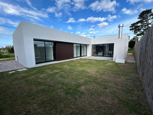 Casa En Venta De 3 Dormitorios En Piedra Del Chileno (ref: Bpv-9125)