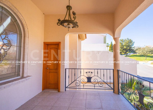 Casa En Venta En Fraccionamiento Rincon De Las Lomas Chihuahua, Chih.