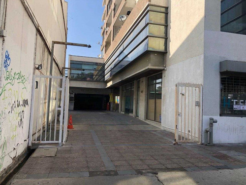 Imagen 3 de 9 de Pasos Metro Miramar, Y Calle Valparaíso Pleno Centro Viña.