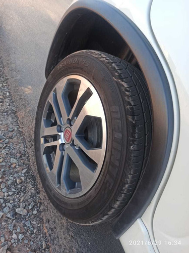 Imagem 10 de 15 de Fiat Uno 2016 1.4 Sporting Flex 5p