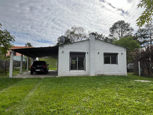 Casa De Dos Dormitorios En Balneario Los Pinos