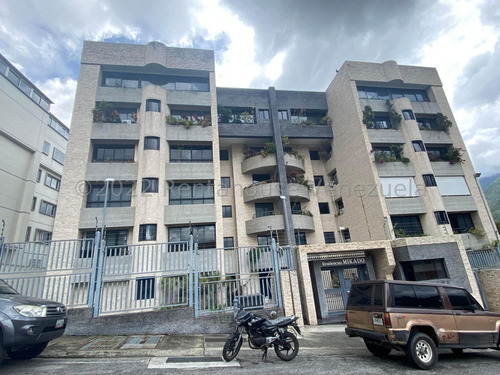  Apartamento En Venta En La Urbanización  Miranda Totalmente Remodelado 256 Metros Dos Dormitorios Cuatro Baños Tres Puestos De Estacionamiento Gimnasio Salón De Fiesta Terraza Techada Agua Constante