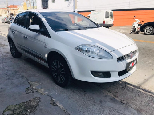 Imagem 2 de 11 de Fiat Bravo Essence 1.8 2014
