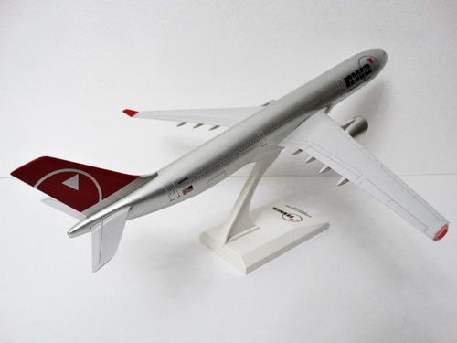 Northwest Airlines Airbus A330-300 Avión A Escala Skymarks