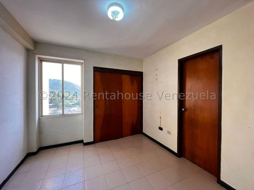  Sp Cómodo  Apartamento En Alquiler Patarata Barquisimeto  Lara, Venezuela , Selena Pacheco / 3 Dormitorios  2 Baños  88 M² 