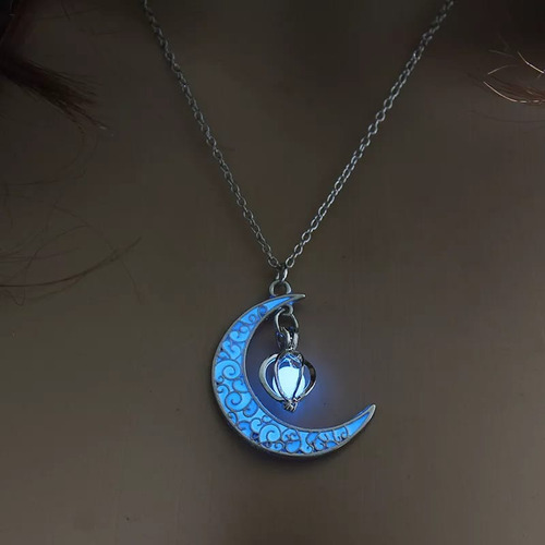 Collar De Luna Con Dije Redonda Que Brilla En La Oscuridad 