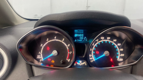 Imagen 17 de 25 de Ford Fiesta Hatchback 1.6
