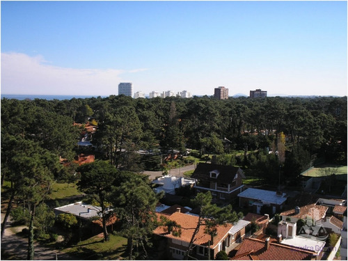 Apartamento En Roosevelt, 2 Dormitorios *- Ref: 5186