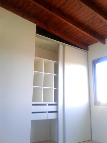 Casa En Venta En El Canton Con 3 Dormitorios. Con Renta