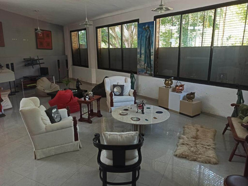 Imagen 3 de 10 de Desire Martinez Vende Casa En El Parral Calle Privada