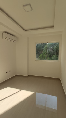 Se Alquila Apartamento A Estrenar En La Urb. Las Chimeneas, Res Montecarlo. Keivis V