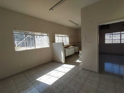 Imagem 12 de 26 de Casa Térrea Para Locação E Venda, Com Três Dormitórios, Piscina E Churrasqueira Na Avenida Santos Dumont, Jd. Boa Vista. - Pr - Ca1299_gprdo