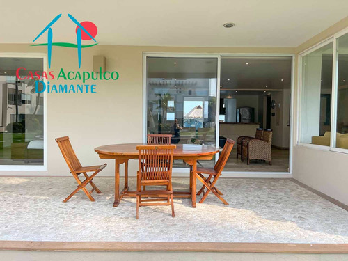 Cad Vidamar Residencial C1 D 101. Terraza Con Jacuzzi Y Salida Al Jardín