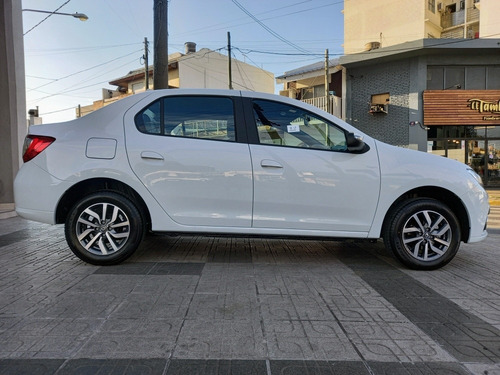Imagen 10 de 25 de Renault Logan 2022 1.6 16v Intense 0km