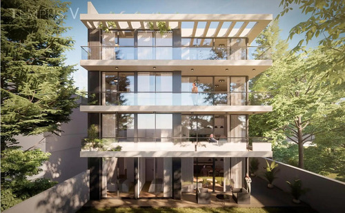 Excelente Departamento De 2 Ambientes Con Jardin Y Cochera.